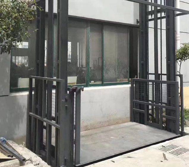 伊春导轨式施工升降机助力民生工程提速增效